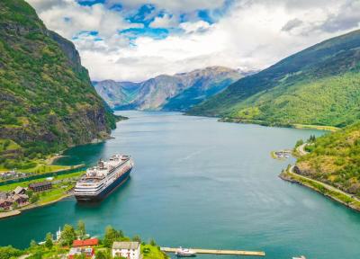 تور کشتی کروز 14 روزشمال اروپا Nicko Cruises، آلمان تا نزدیکی قطب شمال در شمالی ترین نقطه کشور نروژ، شهریور 1402