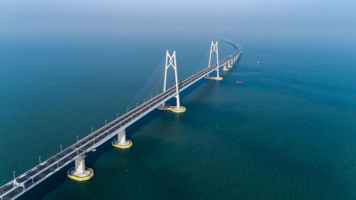 چین طولانی ترین پل روی آب جهان را افتتاح کرد