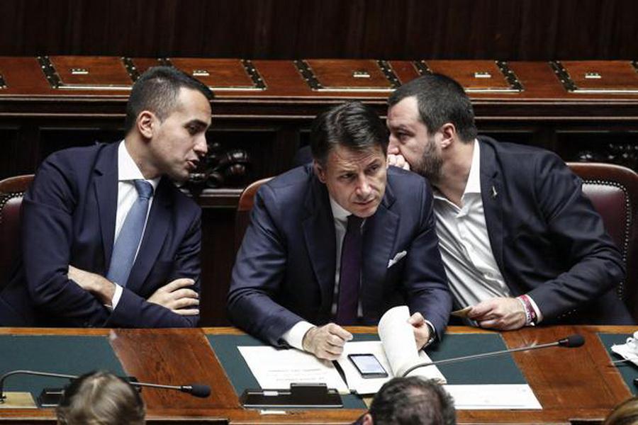 دولت ایتالیا در یک قدمی بحران