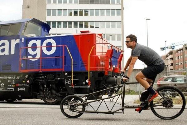 رونمایی سوئیسی ها از دوچرخه عجیب حمل بار