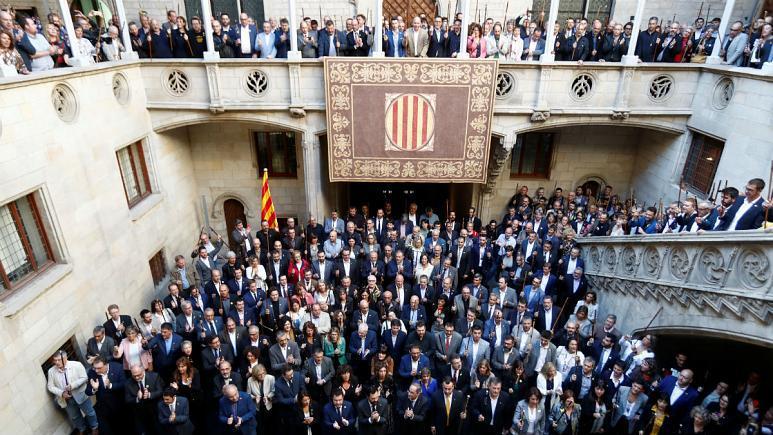 درخواست 800 مقام محلی کاتالونیای اسپانیا: ما حق مشخص سرنوشت می خواهیم