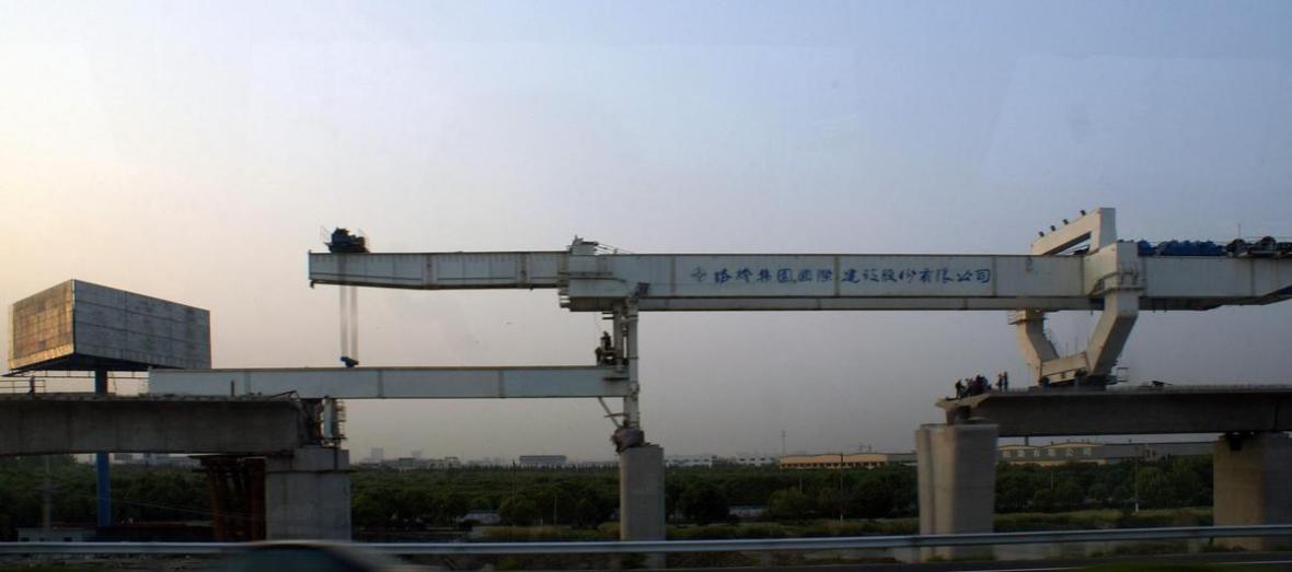Construction of Danyang-Kunshan Grand Bridge Construction of Danyang-Kunshan Grand Bridge
