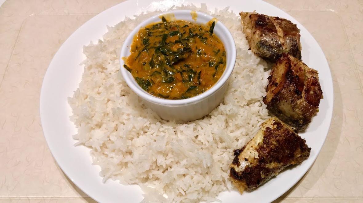 Coconut rice, coconut spinach curry and fried fish