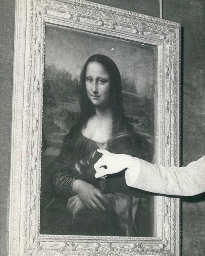 Mona Lisa smashed with a rock in December 30, 1956