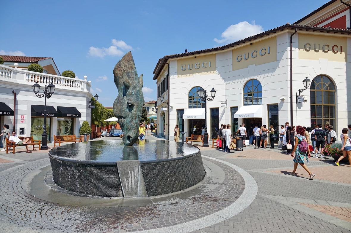 سراواله دیزاینر اوت لت (میلان)