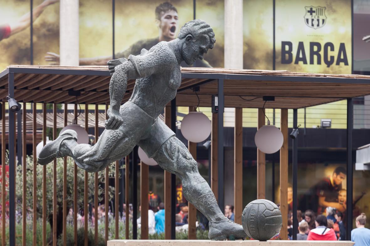 Kubala statue in the grounds of the Camp Nou