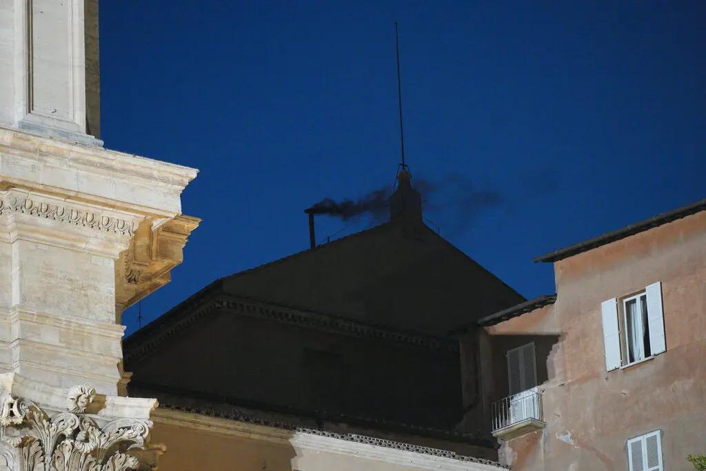 جانشین پاپ فرانسیس در روز اول رای گیری انتخاب نشد