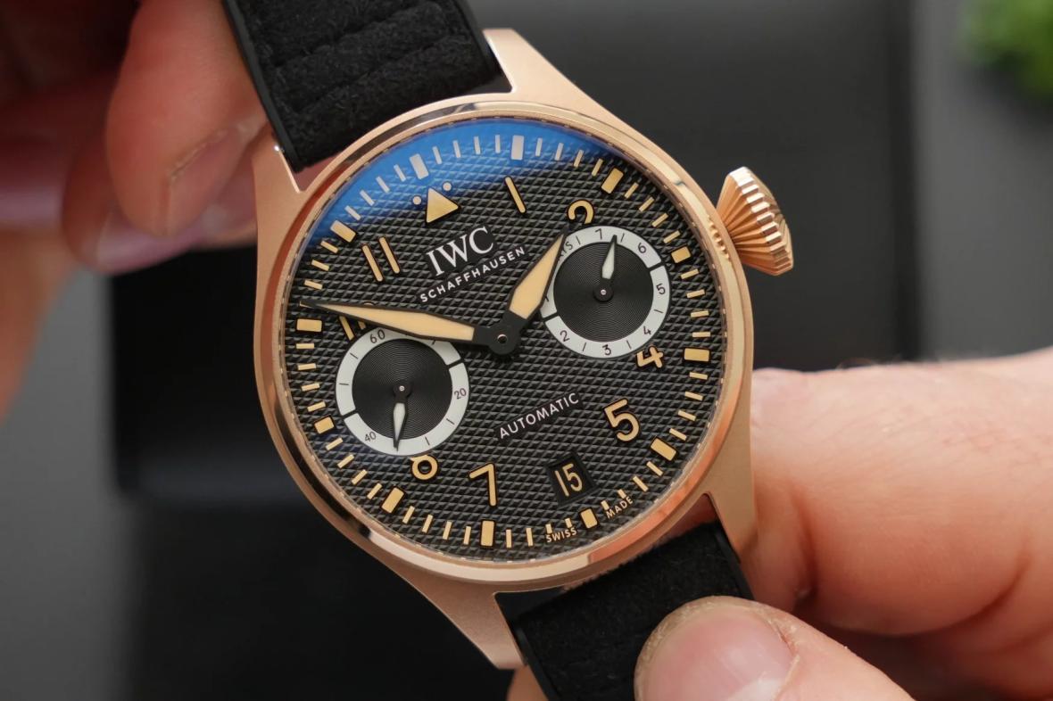 Big Pilots Watch AMG G63 Armor Gold