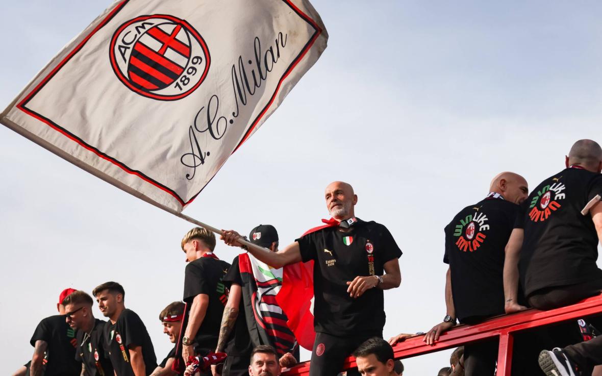 Stefano Pioli winning 19th Scudetto for AC Milan Stefano Pioli winning 19th Scudetto for AC Milan