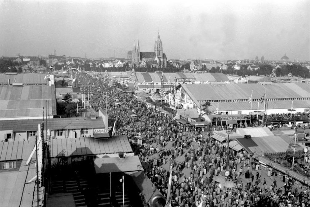 Oktoberfest in 1954 Oktoberfest in 1954