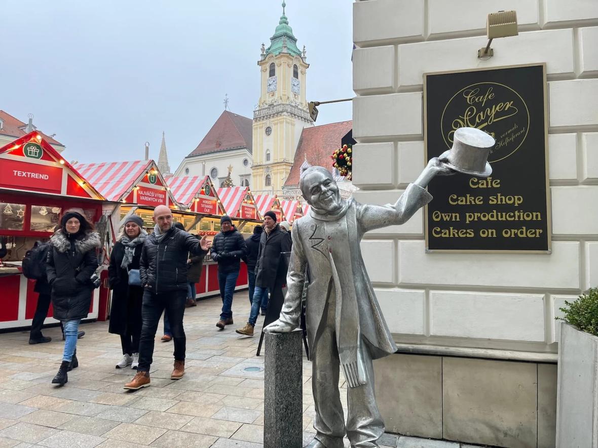 Schone Naci Statue Schone Naci Statue