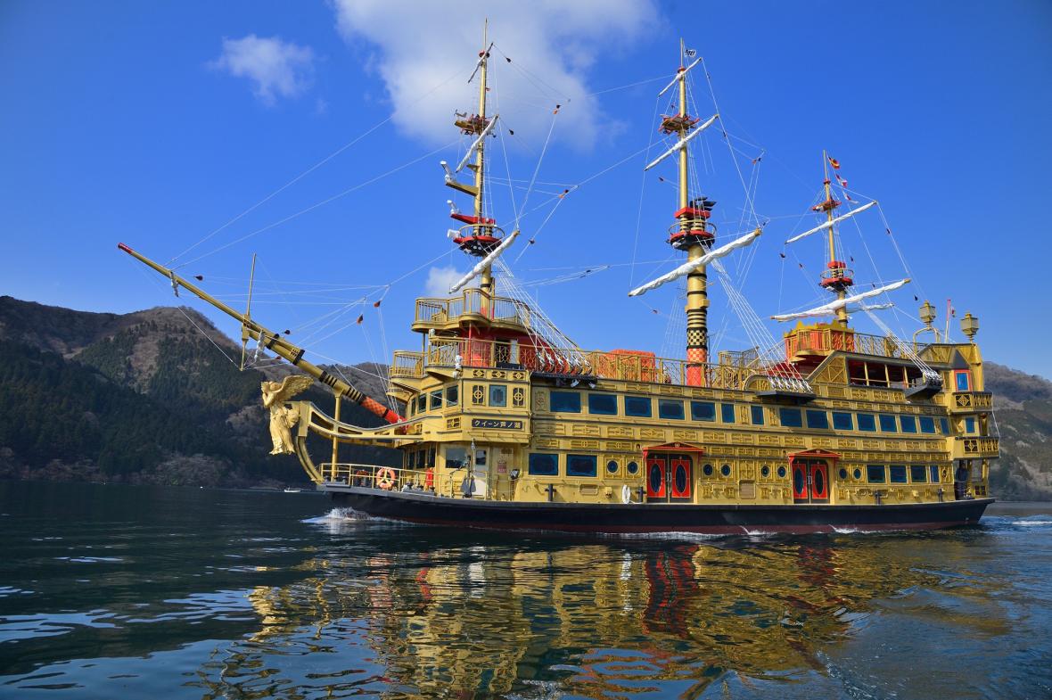 Queen Ashinoko Queen Ashinoko