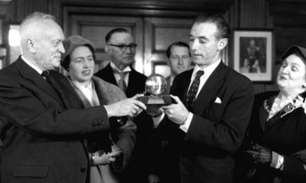 Stanley Matthews winning the inaugural Ballon dOr Stanley Matthews winning the inaugural Ballon dOr