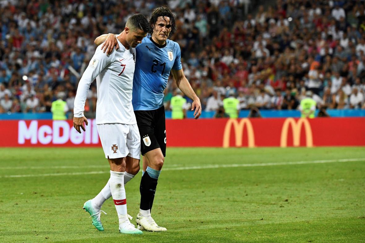 دلداری کاوانی به رونالدو پس از حذف پرتغال دلداری کاوانی به رونالدو پس از حذف پرتغال