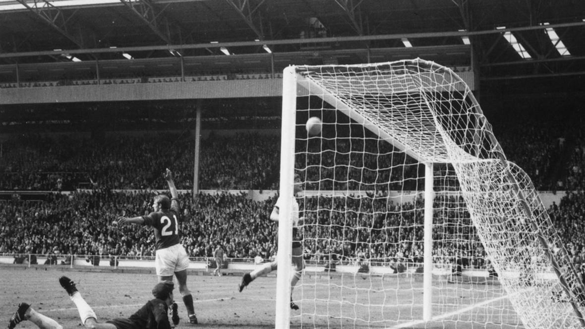 گل مشکوک جف هرست