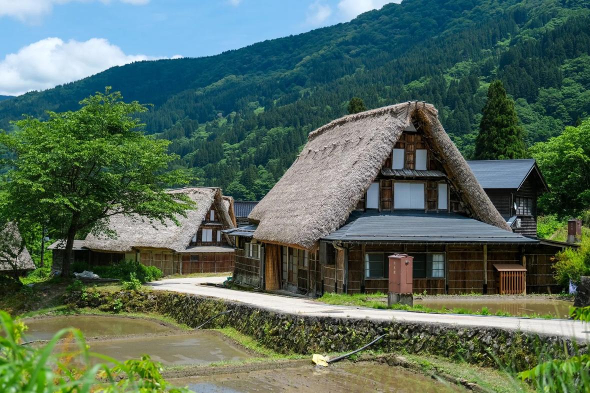 دهکده تاریخی شیراکاواگو (ژاپن)