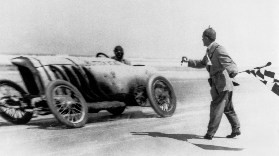 Mercedes-Benz 750 kg formula racing car in International Eifel Race, 1934