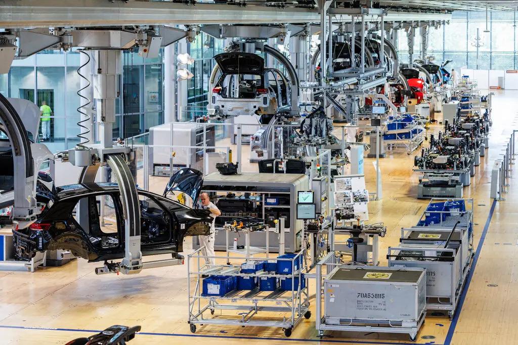 فولکس واگن برای اولین بار کارخانه ای در آلمان را تعطیل کرد