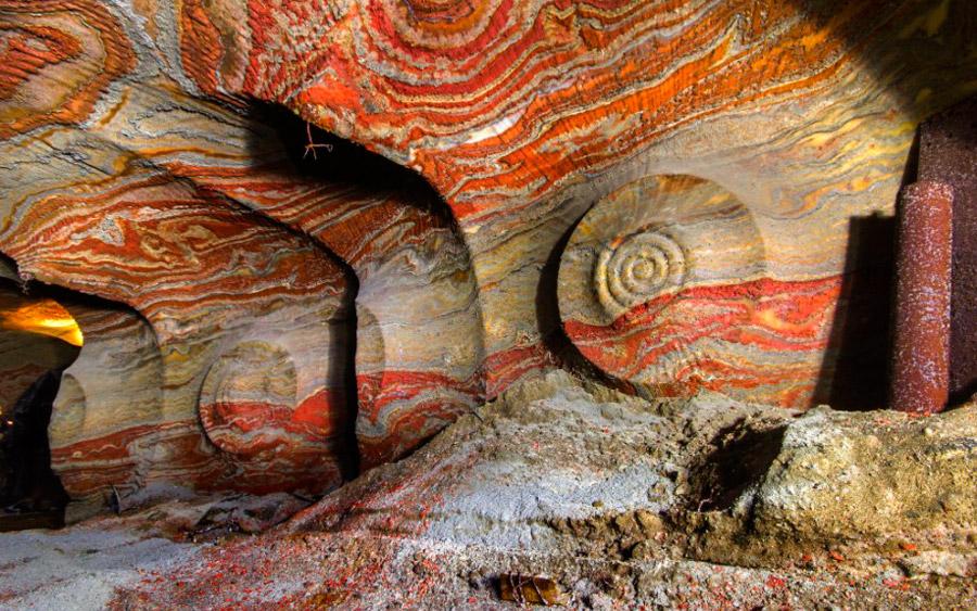 معدن های سورئال نمک در یکاترینبورگ روسیه