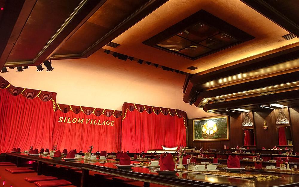 رستوران دهکده سیلوم بانکوک (تایلند)