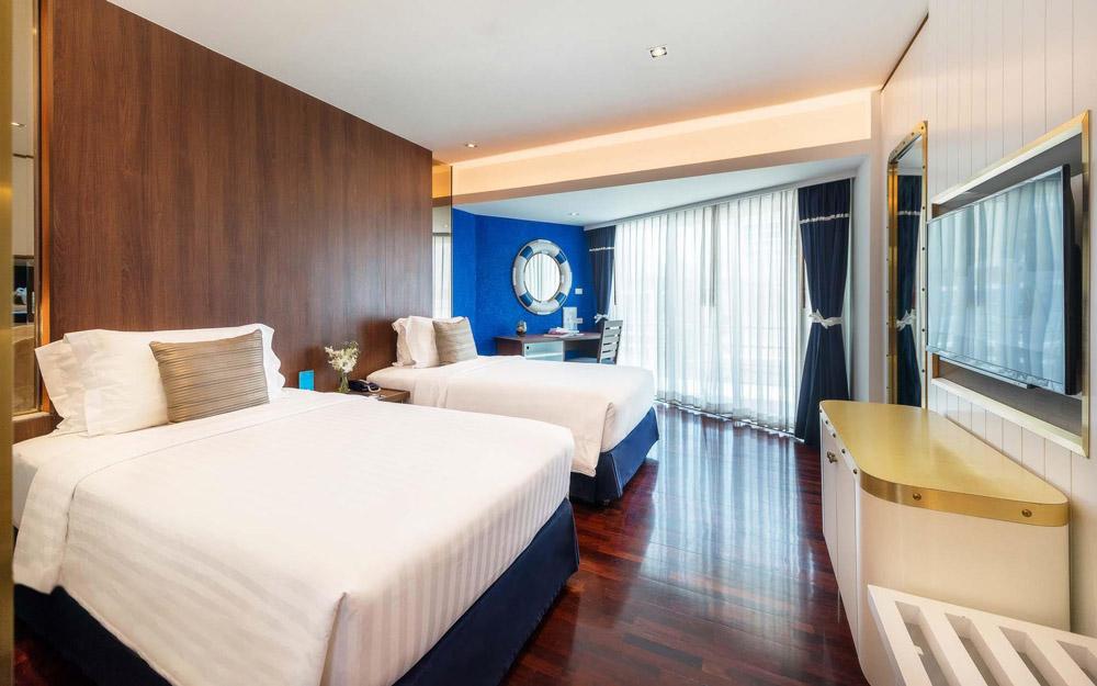 A-One The Royal Cruise Hotel
