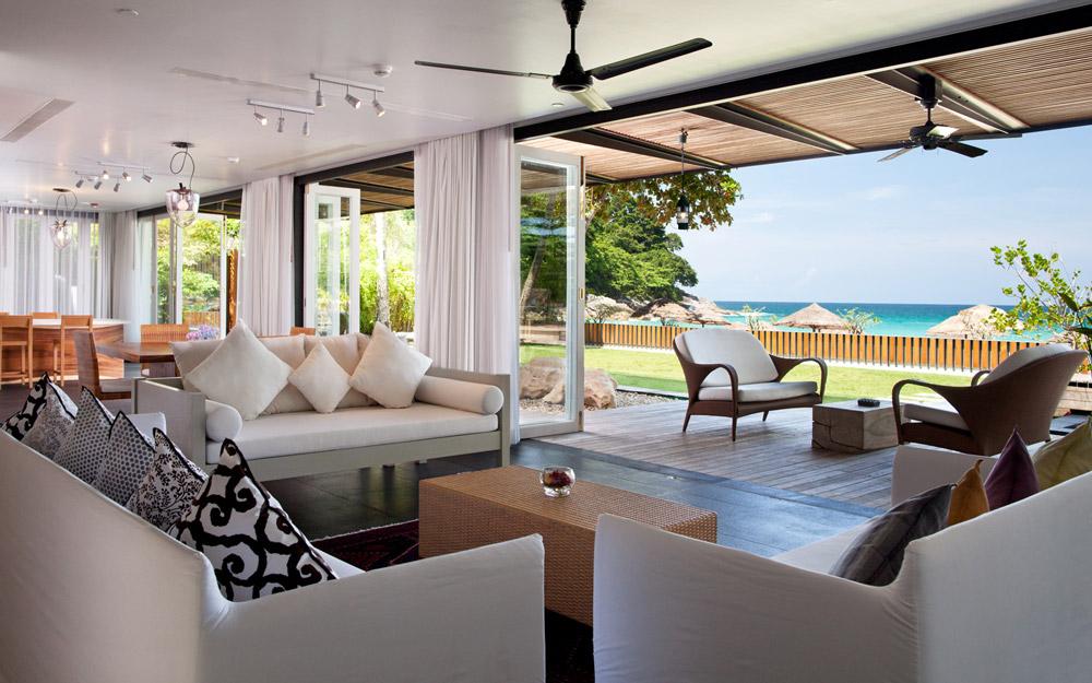 Le Meridien Phuket Beachfront 4-Bedroom Grande Villa Ground Floor Living Room