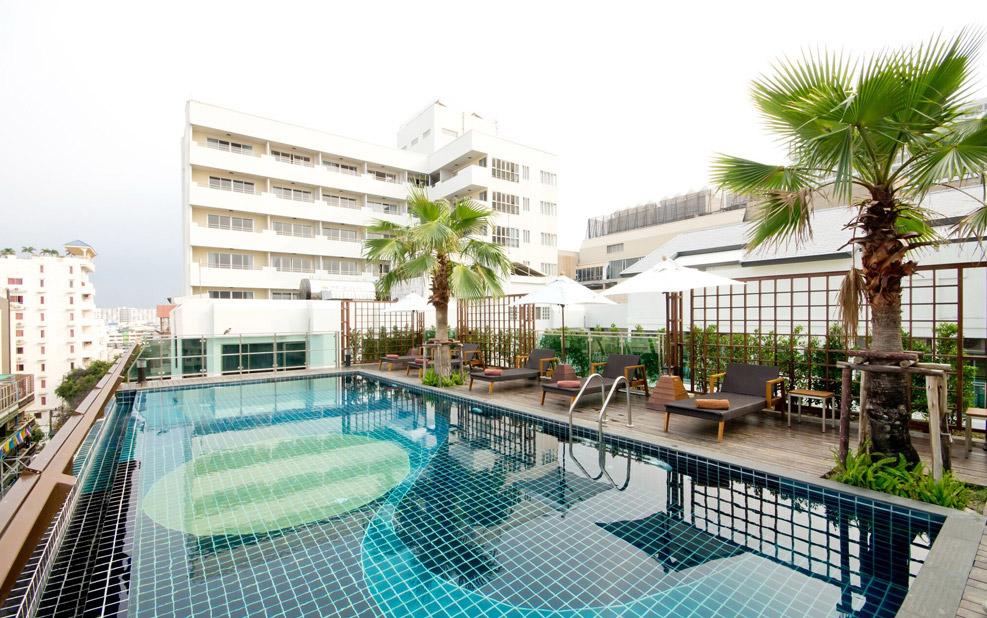 Sunshine Hotel & Residences Pool
